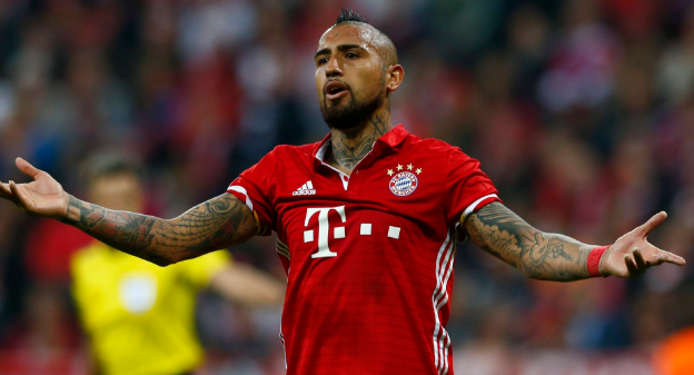 Vidal anotó y desperdició un penal en la derrota del Bayern ante el Madrid