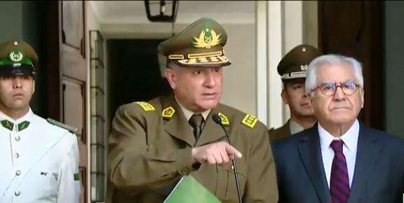 General Villalobos se enojó con la prensa: “No hagan un festín con la crisis de Carabineros”