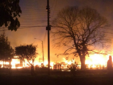 Violento incendio consume escuela en la comuna de Panguipulli