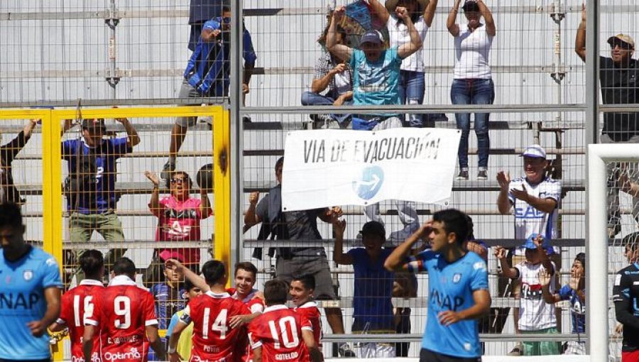 Huachipato sorprende a Iquique: Le gana a domicilio y deja en peligro la punta