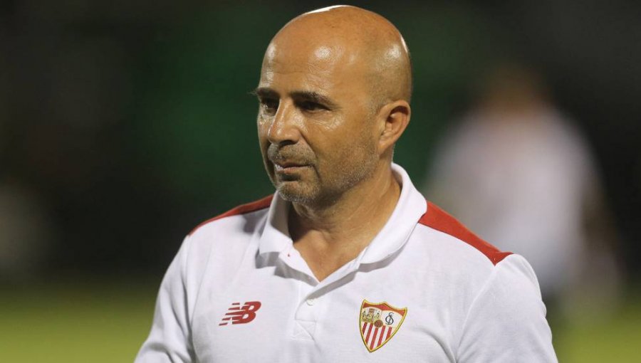 Sevilla de Sampaoli empata sin goles ante el Valencia de Fabián Orellana