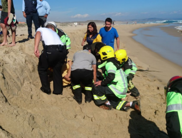 Operativo de la Armada rescata a tres turistas que se ahogaban en el balneario de El Tabo