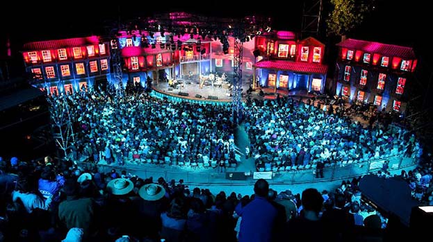 Canal 13 y TVN se disputan la licitación del Festival del Huaso de Olmué