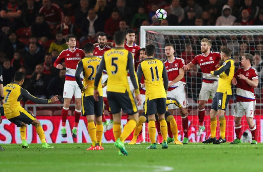 Con gol de Alexis Sánchez, Arsenal vuelve a la victoria en la Premier League