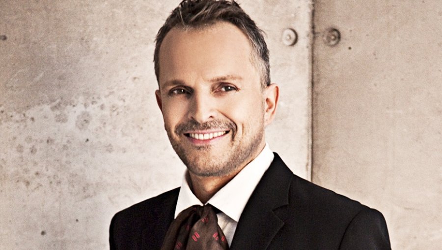 Miguel Bosé sorprende al publicar fotos de sus hijos en redes sociales
