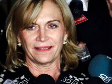 Evelyn Matthei interpone demanda contra el MOP por desborde del río Mapocho