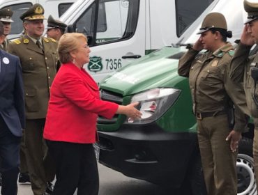 Bachelet defiende a Carabineros: “No permitiremos que se pierda la confianza en la institución"