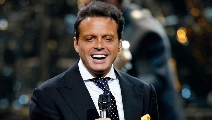 Justicia estadounidense emite orden de arresto contra Luis Miguel