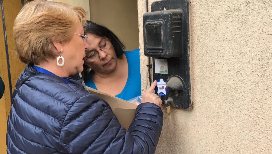 Bachelet se aboca a su labor de censista: Dijo que desconoce cómo va la afluencia de encuestadores