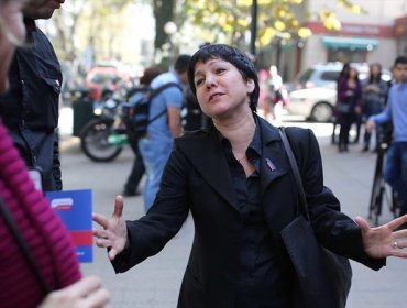 Pese a rumores, Javiera Parada anuncia que seguirá en Revolución Democrática