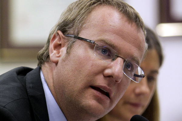 Felipe Kast critica a través de un video a Piñera, Ossandón y al Frente Amplio