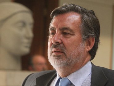 Alejandro Guillier: “En Chile no me ven contaminado con la corrupción política”