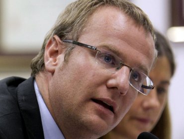 Felipe Kast critica a través de un video a Piñera, Ossandón y al Frente Amplio