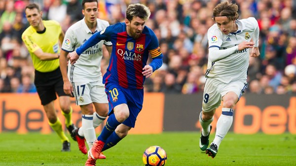 Real Madrid recibe al Barcelona en decisivo encuentro que puede definir la Liga