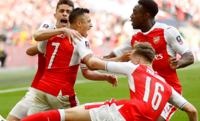 Sánchez le convierte a Bravo y Arsenal accede a la gran final de la FA Cup