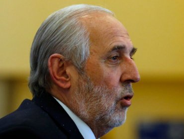 Abbott citará a declarar a ex director del SII tras asegurar haber recibido presiones por caso SQM