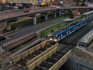 Metro de Valparaíso restablece su servicio tras suspensión temporal por fuerte sismo