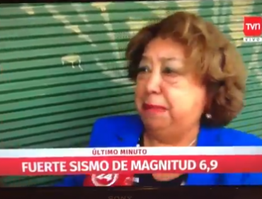 Viral: Señora arranca en plena entrevista al momento del fuerte temblor