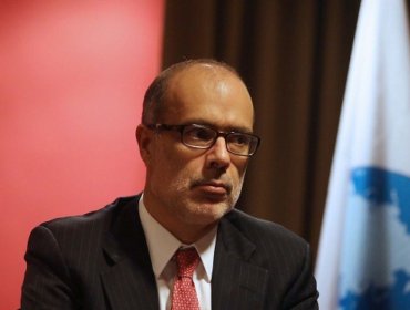 Ministro Valdés califica de “positivas” las cifras de desempleo del Gran Santiago