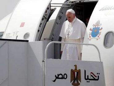 Papa Francisco llega a Egipto en medio de fuertes medidas de seguridad