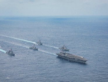 El portaaviones estadounidense USS Carl Vinson llega al mar del Japón