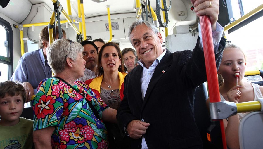 Sebastián Piñera propone poner fin al Transantiago