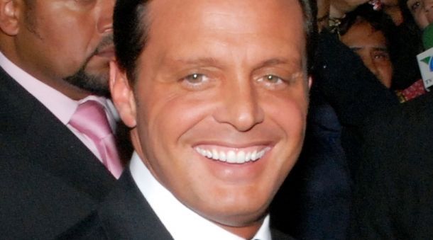 Netflix transmitirá autobiografía de Luis Miguel