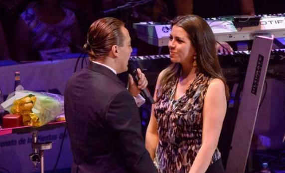 Video: Cristián Castro le pide matrimonio a su pareja en pleno concierto