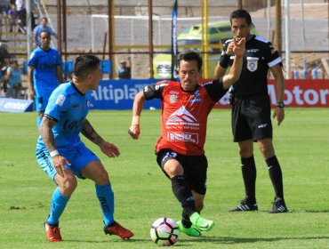 Antofagasta sorprende a domicilio a Deportes Iquique que se aleja del líder