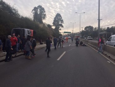 Grave accidente en Ruta Viña-Quilpué: Bus vuelca y deja al menos un fallecido