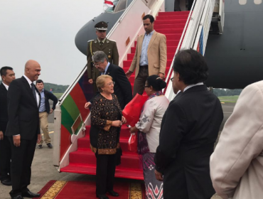 Presidenta Michelle Bachelet llega a Indonesia en su visita de Estado