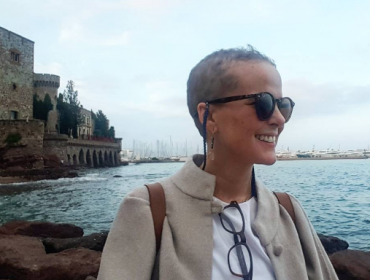 Javiera Suarez se luce en bikini en las playas de Francia