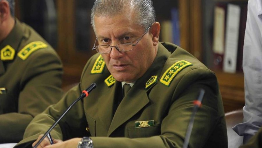 General Villalobos apunta a ex jefe de finanzas de manejar los gastos reservados