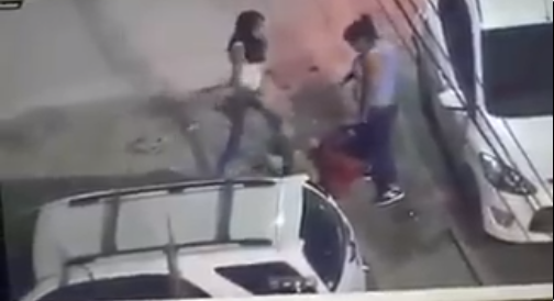 Combos y palos: Video revela impactante golpiza que sufrió una mujer en Iquique