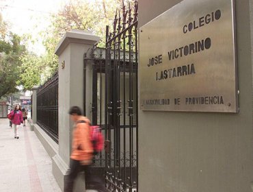 Inspector acusado de abuso sexual fue separado de sus funciones del Liceo Lastarria