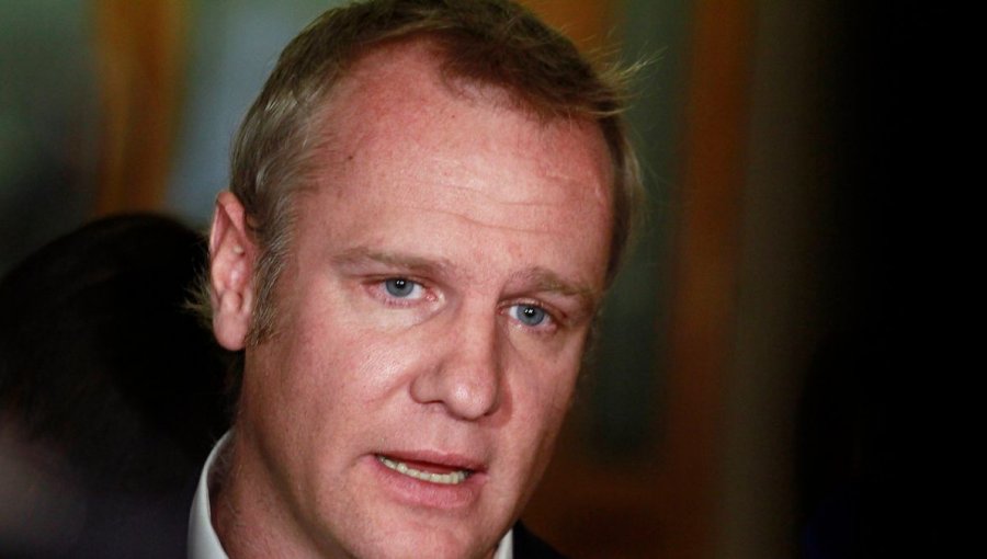 Felipe Kast sufre violenta agresión tras realizar actividad de campaña