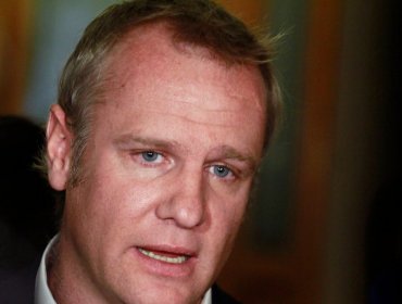 Felipe Kast sufre violenta agresión tras realizar actividad de campaña