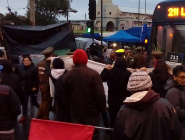 Manifestaciones y barricadas se registraron en la comuna de La Granja