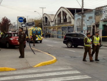 Colisión vehicular deja cuatro carabineros lesionados en comuna de Santiago