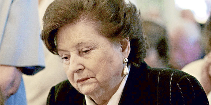 Lucía Hiriart fue trasladada de urgencia al Hospital Militar