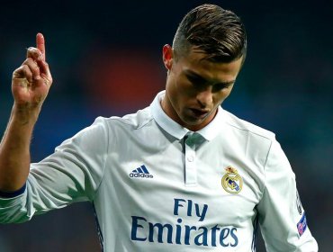 Cristiano Ronaldo sorprende publicando foto con su novia en redes sociales