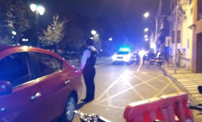 Encapuchados atacan con bombas molotov casino de PDI en Santiago