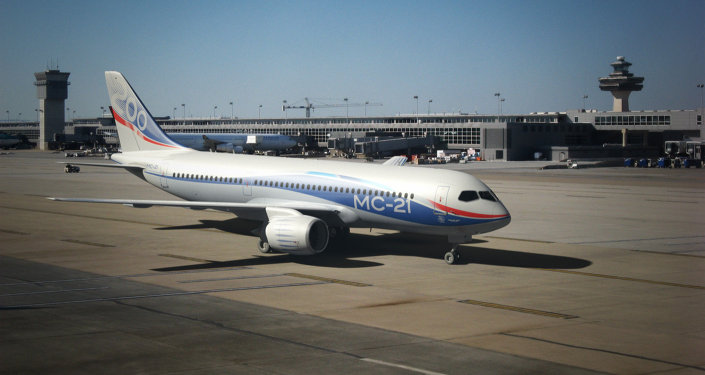 Nuevo avión de pasajeros ruso completa su primer vuelo