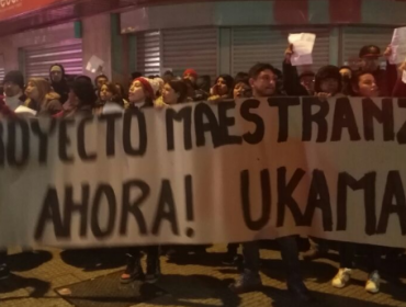 Manifestantes del Movimiento Ukamau realizaron nueva protesta en la Alameda