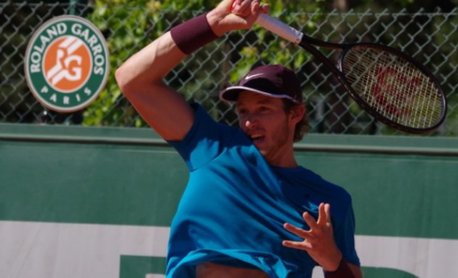 Debut y despedida: Nicolás Jarry cayó ante el ruso Khachanov en Roland Garros