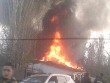 Violento incendio se registró en fábrica de cilindros de gas en Calera de Tango