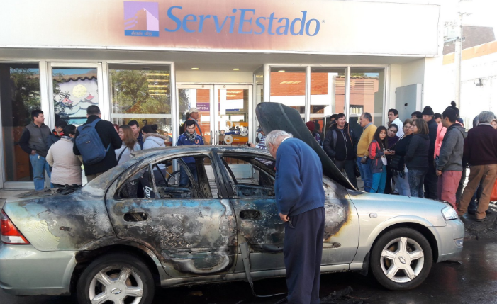 Delincuentes armados asaltan ServiEstado en pleno centro de San Felipe