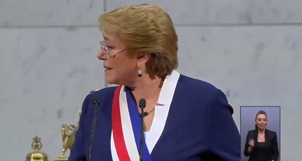 El “chascarro” que sufrió Bachelet en pleno discurso ante el Salón de Honor
