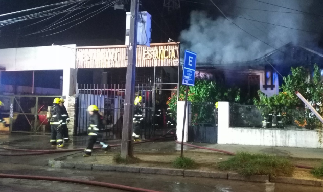 Incendio en restaurante de Quilpué deja una víctima fatal