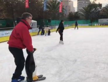 Municipio de Las Condes inaugura pista de patinaje sobre hielo